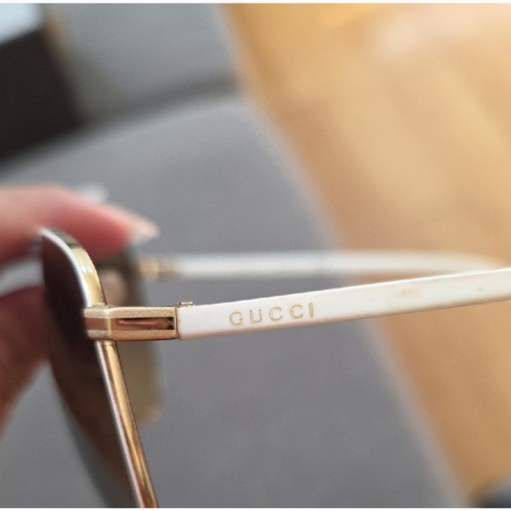 Gucci Gold Aviator Sunglasses With Gucci Case And Lense Cloth - Picture 3 of 4